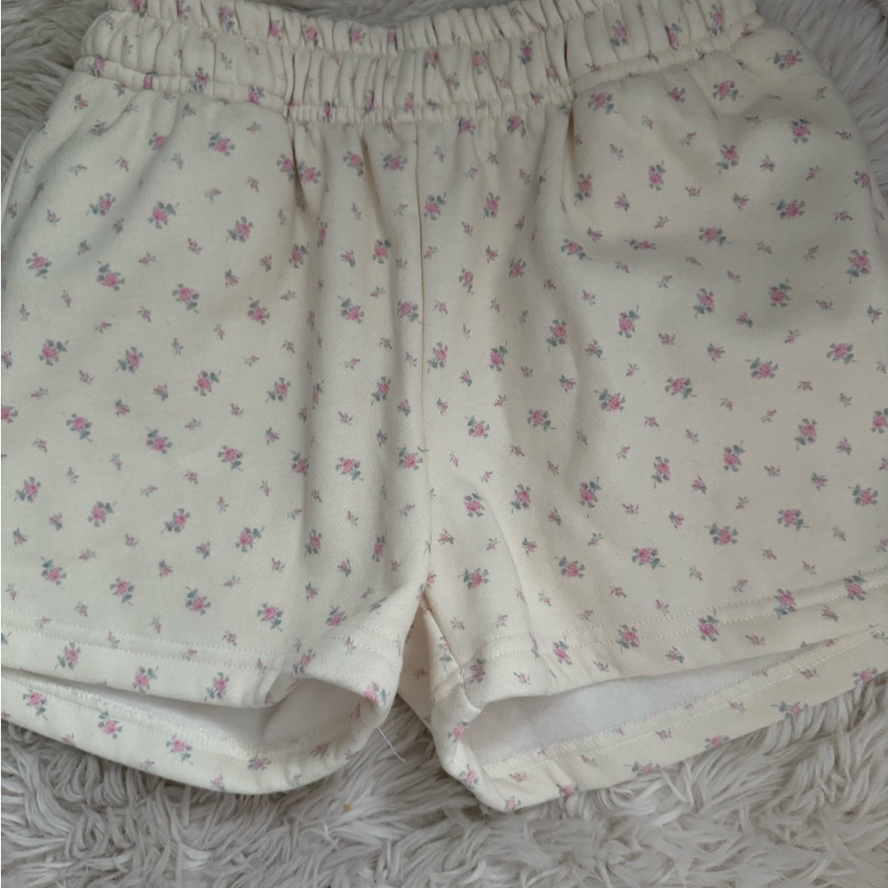 Floral Cream Shorts